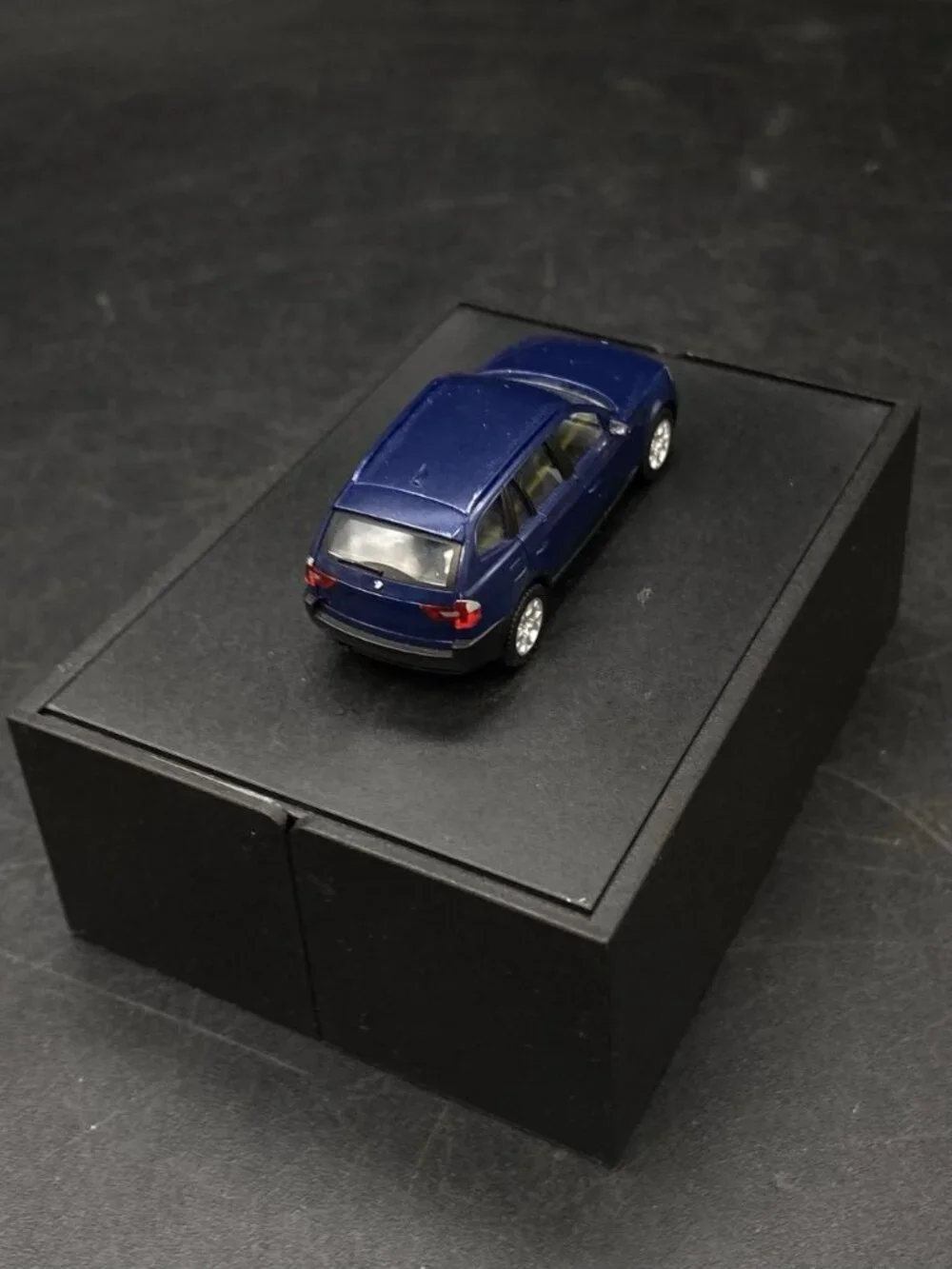 BMW X3 Blue Mini Car 1:87 Scale Miniature Black Box Folding Hidden READ